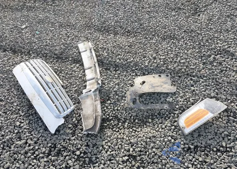 2004 Ford Crown Victoria Lx из США, поврежденный, VIN 2FDFP74W64X142852